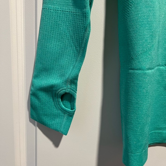 Lululemon Long Sleeve Shirt - Picture 4 of 4